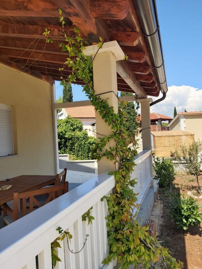 מילנה Villa Zdenka מראה חיצוני תמונה